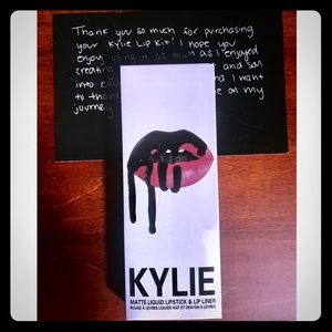 ⚫️Kylie Jenner lip kit- SHADE DARK AS KNIGHT⚫️
